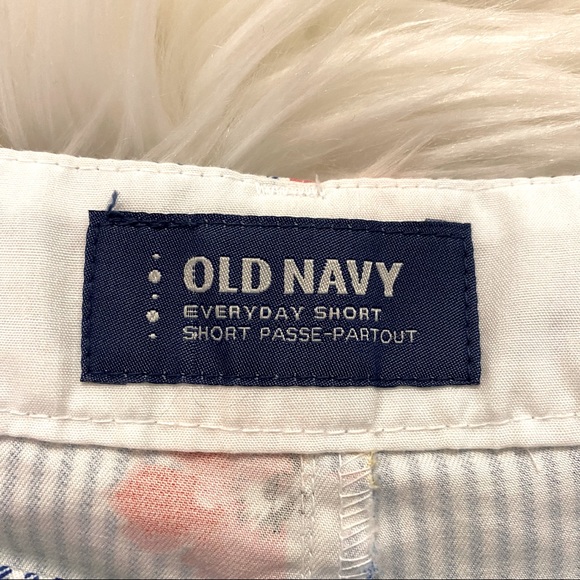 Old Navy Everyday Shorts - Picture 3 of 4